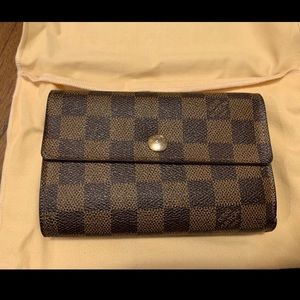 Louis Vuitton damier ebene sarah wallet